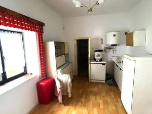 Prodej rodinného domu, Chotiněves - Jištěrpy, 200 m2