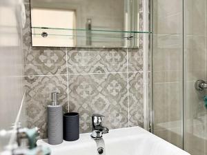 Pronájem bytu 2+kk, Praha - Stodůlky, U jezera, 42 m2