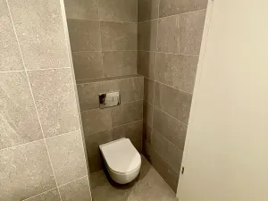 Prodej bytu 1+kk, Praha - Hostavice, Českobrodská, 31 m2