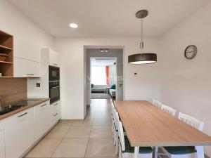 Pronájem vily, Praha - Břevnov, Polní, 250 m2