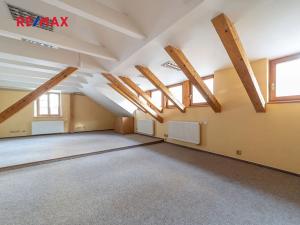 Pronájem kanceláře, Šumperk, nám. Míru, 200 m2