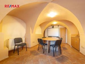 Pronájem kanceláře, Šumperk, nám. Míru, 200 m2