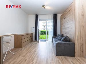 Pronájem bytu 1+kk, Praha - Libeň, Novovysočanská, 25 m2