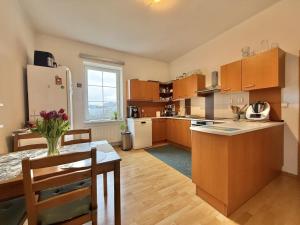 Pronájem bytu 2+1, Krnov - Pod Bezručovým vrchem, B. Němcové, 80 m2