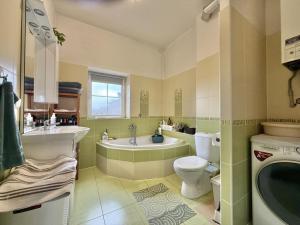 Pronájem bytu 2+1, Krnov - Pod Bezručovým vrchem, B. Němcové, 80 m2