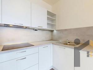 Pronájem bytu 3+kk, Praha - Třebonice, Thomasova, 58 m2