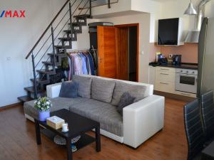 Pronájem bytu 2+kk, Praha - Záběhlice, Jabloňová, 49 m2