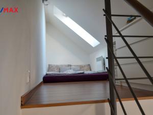 Pronájem bytu 2+kk, Praha - Záběhlice, Jabloňová, 49 m2