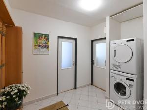 Prodej bytu 2+1, Praha - Vysočany, Odlehlá, 51 m2