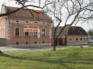 Prodej obchodního prostoru, Čečelice, Všetatská, 1000 m2