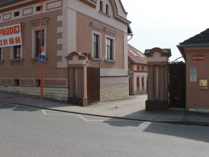 Prodej obchodního prostoru, Čečelice, Všetatská, 1000 m2