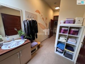 Pronájem obchodního prostoru, Karlovy Vary - Dvory, Chebská, 223 m2