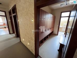 Pronájem obchodního prostoru, Karlovy Vary - Dvory, Chebská, 223 m2