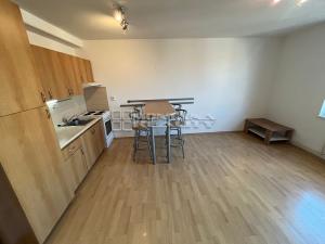 Pronájem bytu 1+kk, Olomouc, Topolová, 30 m2