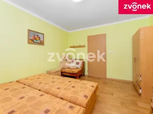 Prodej rodinného domu, Velké Karlovice, 250 m2