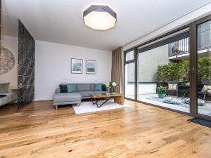 Pronájem bytu 1+1, Praha - Smíchov, Na Valentince, 50 m2