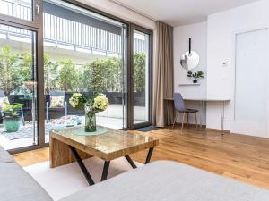 Pronájem bytu 1+1, Praha - Smíchov, Na Valentince, 50 m2