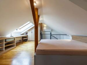 Prodej bytu 2+kk, Praha - Holešovice, Šimáčkova, 75 m2