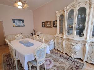 Prodej bytu 3+1, Karlovy Vary, Dr. Davida Bechera, 94 m2