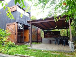Pronájem chaty, Benešov, 25 m2