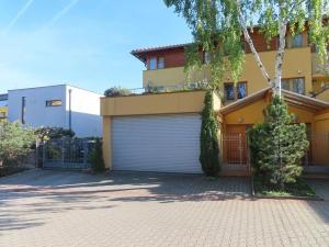 Pronájem rodinného domu, Praha - Jinonice, U dětského hřiště, 350 m2