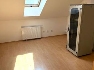 Prodej obchodního prostoru, Třebíč - Jejkov, Smila Osovského, 250 m2