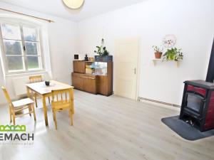 Prodej bytu 2+1, Kuks, 70 m2