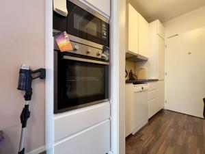 Pronájem bytu 1+kk, Praha - Libeň, Novovysočanská, 26 m2