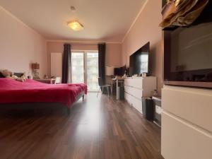 Pronájem bytu 1+kk, Praha - Libeň, Novovysočanská, 26 m2
