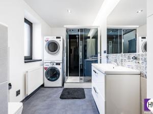 Pronájem vícegeneračního domu, Praha - Újezd, 131 m2