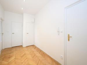 Pronájem bytu 1+kk, Praha - Nusle, Čiklova, 30 m2