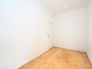 Pronájem bytu 1+kk, Praha - Nusle, Čiklova, 30 m2