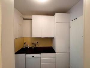 Pronájem bytu 1+kk, Praha - Libeň, Novovysočanská, 26 m2