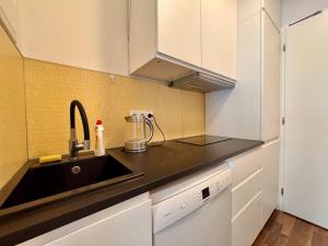 Pronájem bytu 1+kk, Praha - Libeň, Novovysočanská, 26 m2