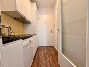 Pronájem bytu 1+kk, Praha - Libeň, Novovysočanská, 26 m2