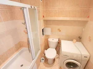 Pronájem bytu 1+kk, Praha - Prosek, Veltruská, 36 m2