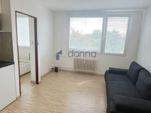 Pronájem bytu 2+kk, Praha - Střížkov, Červenkova, 38 m2