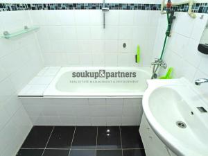 Pronájem bytu 2+kk, Praha - Smíchov, Moulíkova, 55 m2