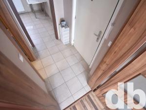 Pronájem bytu 1+1, Karlovy Vary, Zeyerova, 35 m2