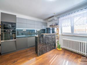 Prodej rodinného domu, Tišice, Luční, 240 m2
