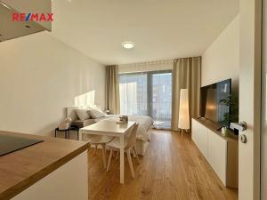 Pronájem bytu 1+kk, Praha - Strašnice, Ramonova, 34 m2