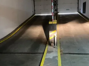 Pronájem garážového stání, Brno, Purkyňova, 14 m2
