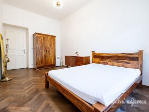 Pronájem bytu 2+kk, Praha - Nusle, Oldřichova, 43 m2