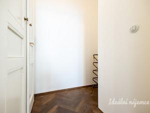 Pronájem bytu 2+kk, Praha - Nusle, Oldřichova, 43 m2
