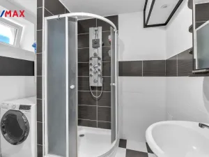 Prodej bytu 2+1, Hostinné, Náměstí, 70 m2