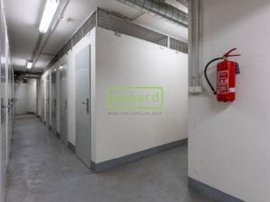 Prodej garážového stání, Praha - Hostivař, náměstí Přátelství, 25 m2