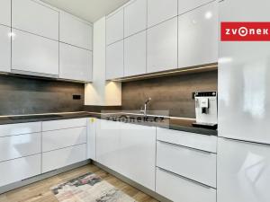 Prodej bytu 2+kk, Zlín - Malenovice, třída Svobody, 66 m2