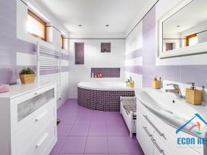 Prodej rodinného domu, Chrášťany, Ke Kapličce, 250 m2
