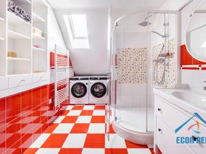Prodej rodinného domu, Chrášťany, Ke Kapličce, 250 m2