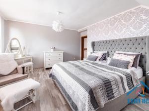 Prodej rodinného domu, Chrášťany, Ke Kapličce, 250 m2